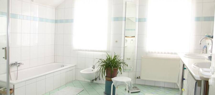 OG Familienbadezimmer